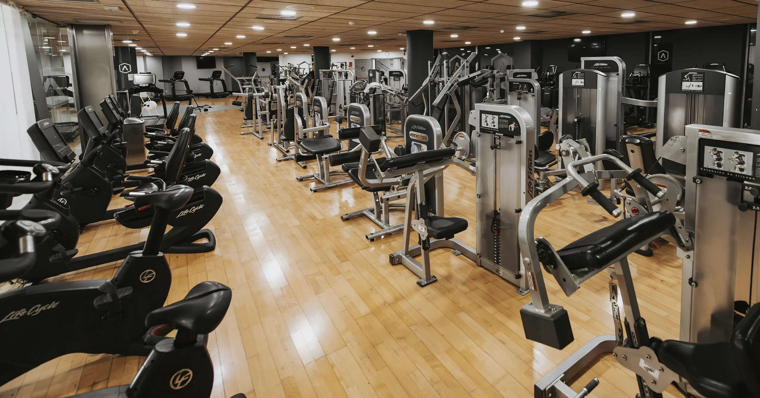 Cosmopolitan Fitness & Wellneww Club 6