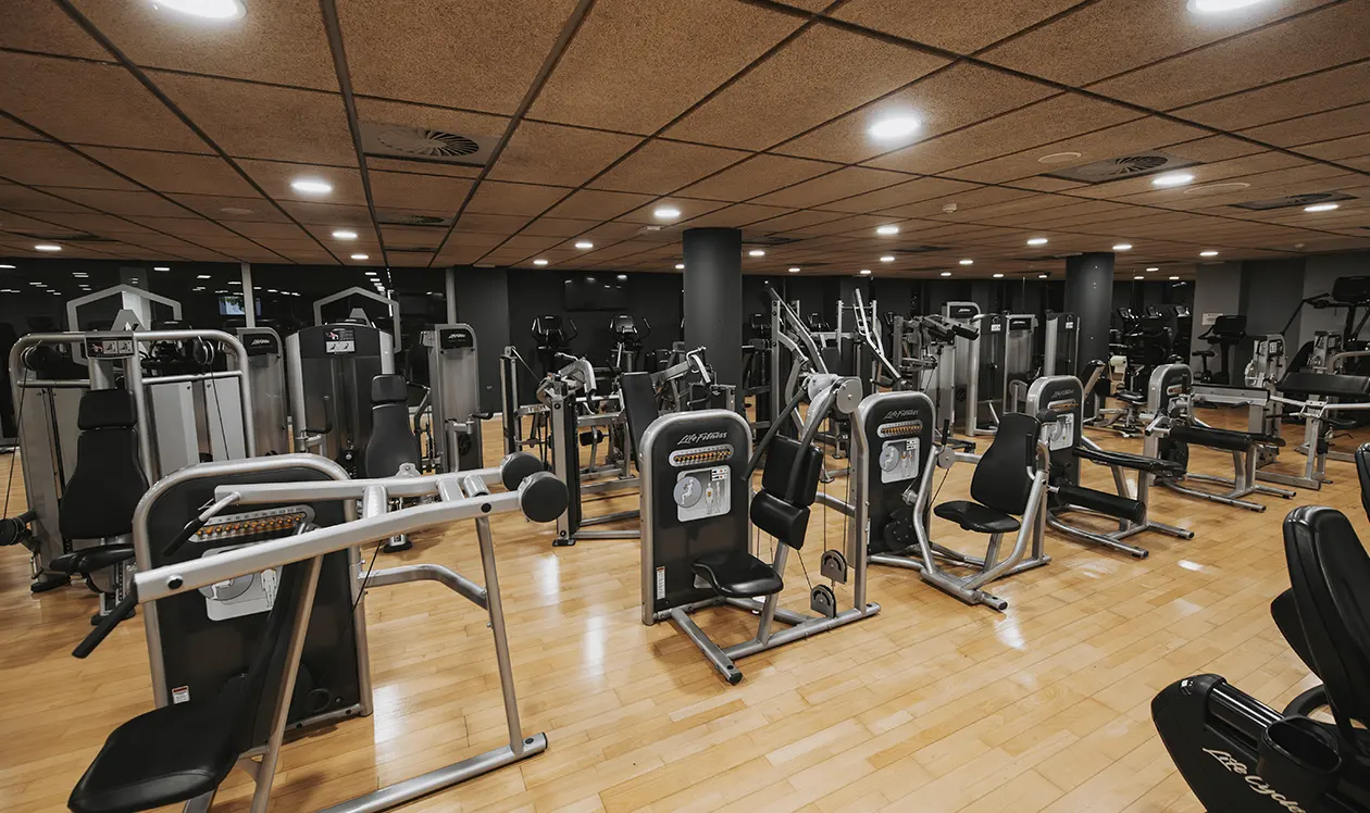 COSMOPOLITAN FITNESS & WELLNESS CLUB 039